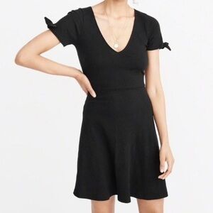 Abercrombie ribbed shoulder tie knot skater dress